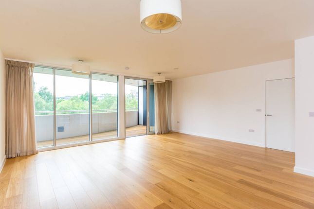 Thumbnail Flat to rent in Colonial Drive, Chiswick, London