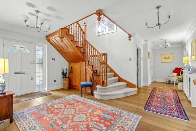 Redlands Stratton Chase Drive, Chalfont St. Giles photo 3