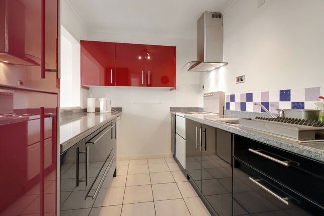 Flat 8, Ardenny Court, 24 Douglas Avenue, Exmouth photo 4