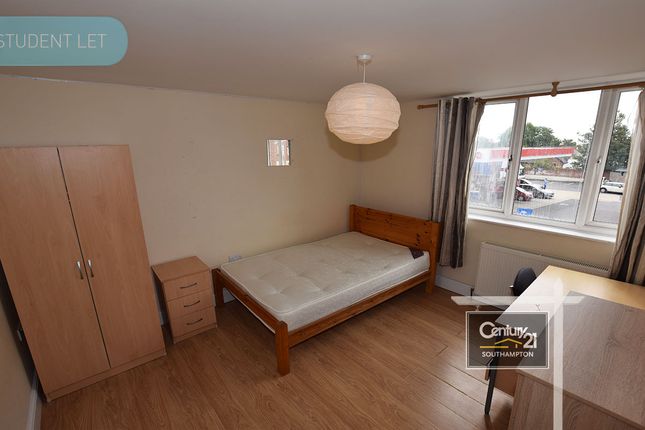 Lodge Road, SOUTHAMPTON photo 5