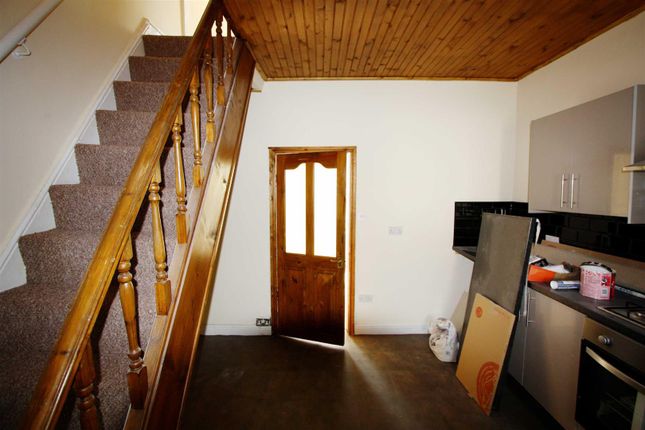 Terraced house to rent in Parkhill Avenue, Manchester