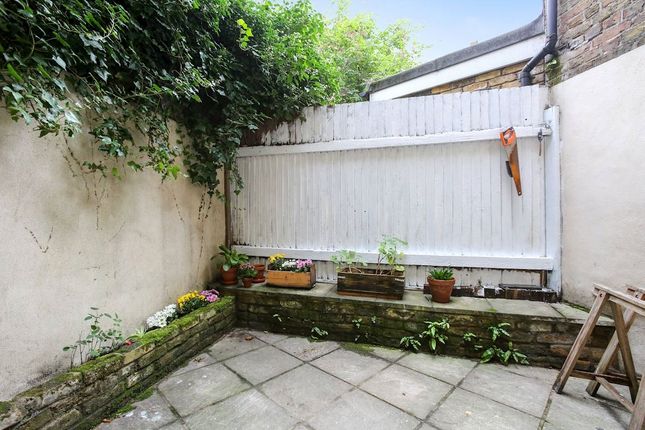 Old Ford Road, London photo 4