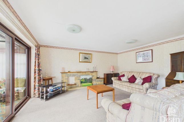 10, Ash Way, Lydney photo 2