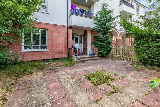 Flat for sale in Darrell Close, Slough