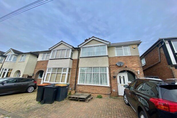 Thumbnail Room to rent in 8 Hazelwood Road, Bedford