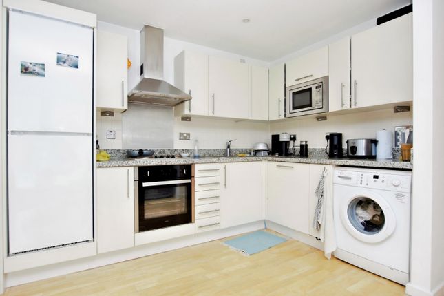 Flat 6, Tay Court, 44, Decima Street, London Bridge photo 4