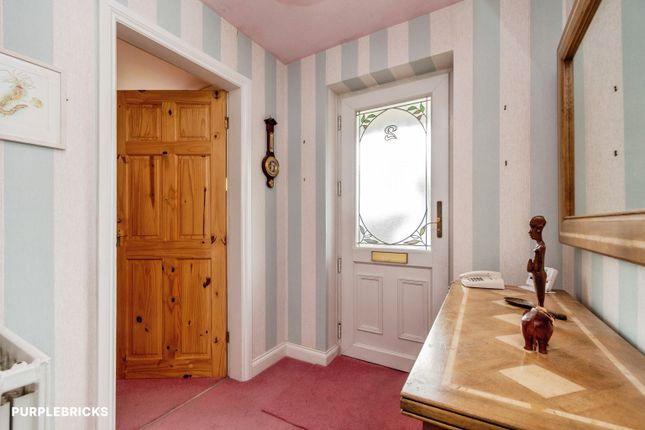 2, Bembridge Close, Willenhall photo 4