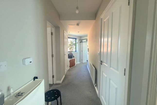 Flat 3, Wynne Court, Watford photo 3