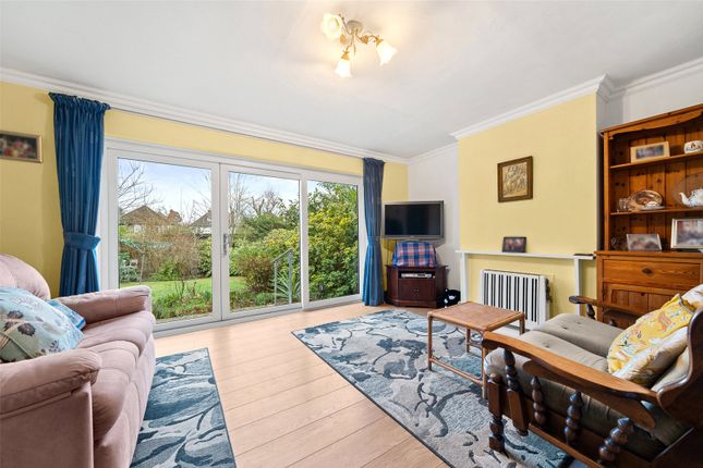 21, Whitehill Close, Surrey photo 2
