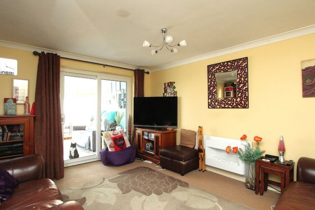 40, David Way, Poole photo 3