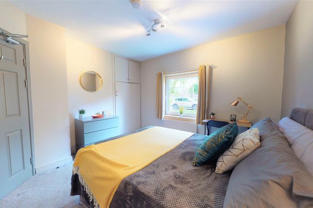 Room 3, 37, Greenfield Avenue, Shipley photo 3