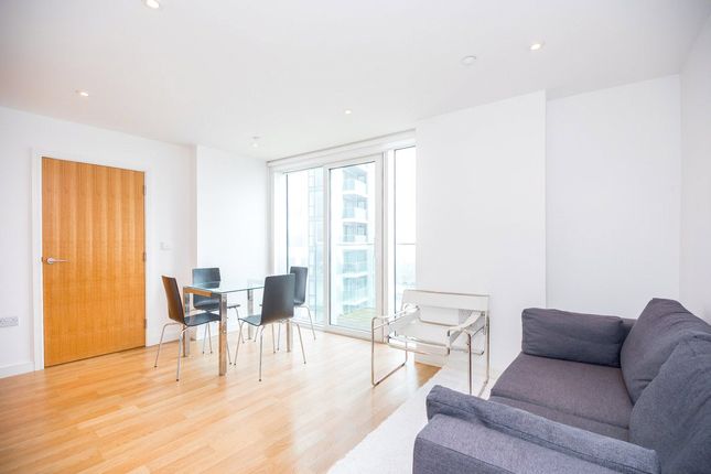 Flat 130, Residence Tower,, Woodberry Grove, London photo 2