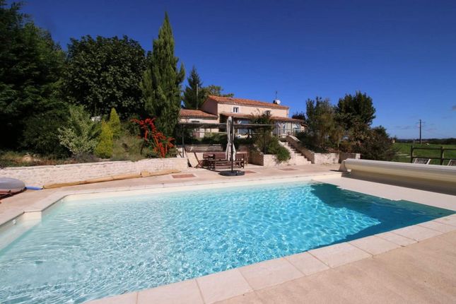 Thumbnail Country house for sale in Berneuil, Charente, France - 16480