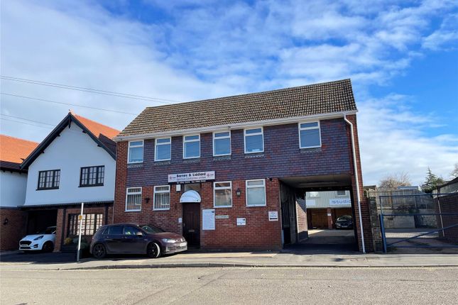 Retail premises to let in The Dean, Alresford, Hampshire