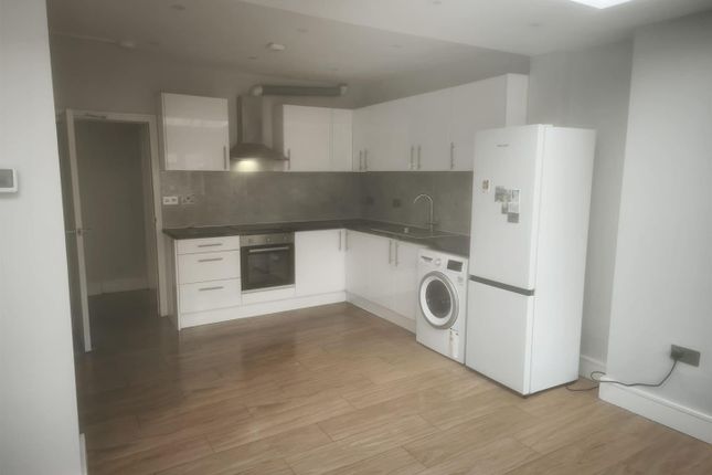 149, Sherringham Avenue, London photo 3