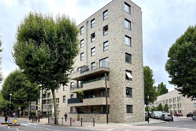 315 Manchester Road, London photo 2