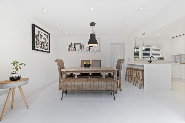 17 Kimber Close, Windsor photo 3
