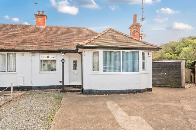 3-bed bungalow on Oak Avenue, Willerby, Hull, East Riding Of Yorkshi HU10, £220,000