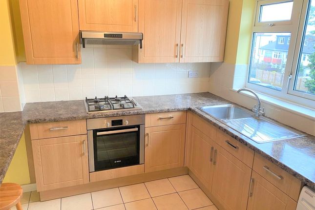 292 Hurstwood Court,, Woodhouse Road, London photo 3