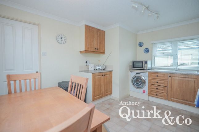 R139, Creek Road, Canvey Island photo 4
