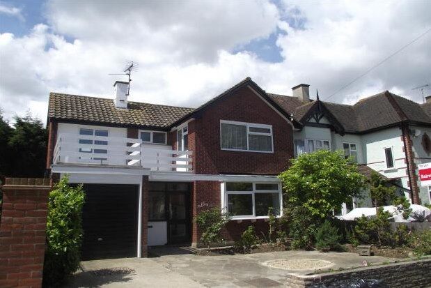 Thumbnail Property to rent in Salisbury Road, Leigh-On-Sea