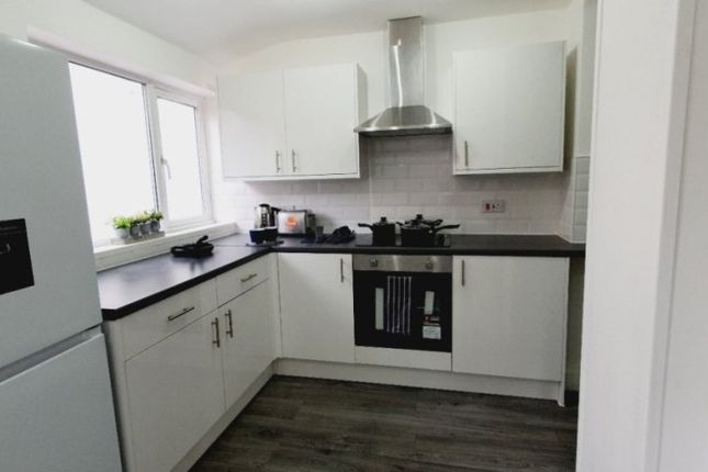 Room 2, 140 Park Road North, Birkenhead photo 4