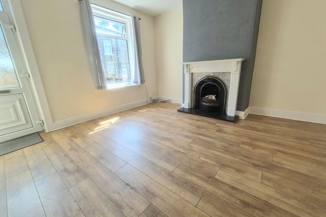 15, Oxford Street, SOWERBY BRIDGE photo 3