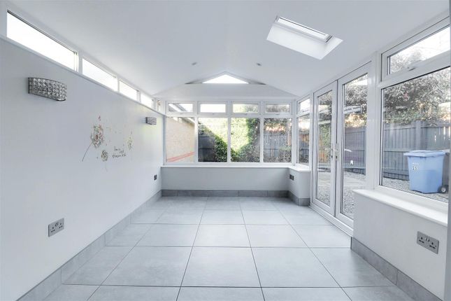 25, Hazel Court, Brough photo 4
