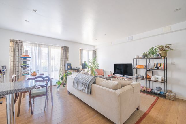 Flat 5 Ferial Court, 78, Furley Road, London photo 3