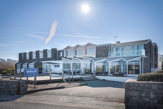 Driftwood Inn, Route de la Perelle, St Saviour's photo 5