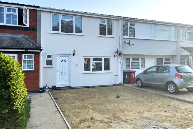 Thumbnail Property for sale in Cotswold Close, Slough