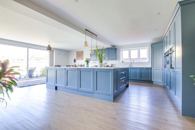 6, Buckstone Close, Lymington photo 3