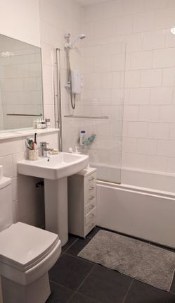 Thumbnail Flat to rent in Rochdale Road, Manchester