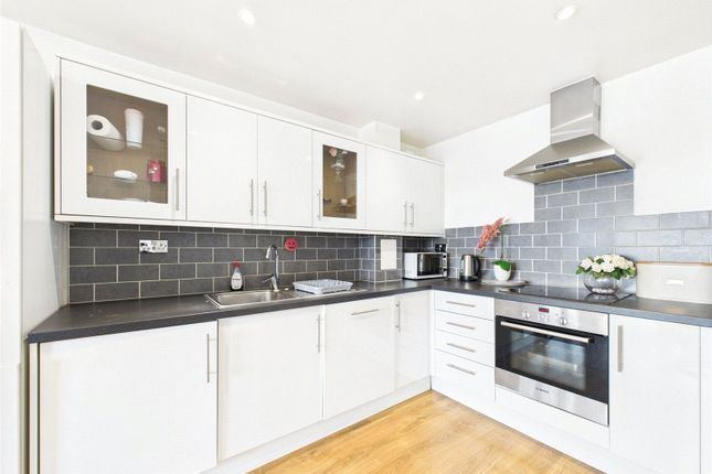 Flat 6, Nayland Court,, Market Place, Romford photo 2