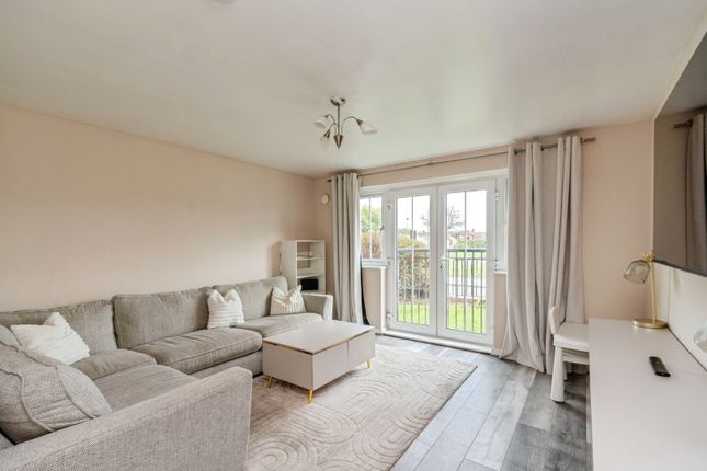 117, Squires Grove, Willenhall photo 2