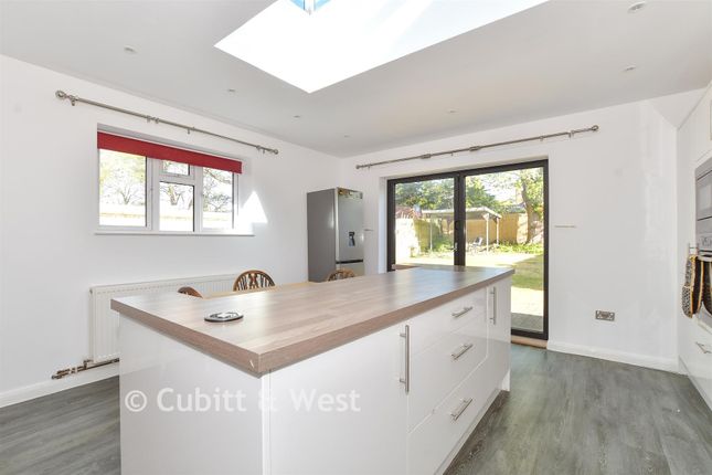 49, Glebe Road, Cranleigh photo 3