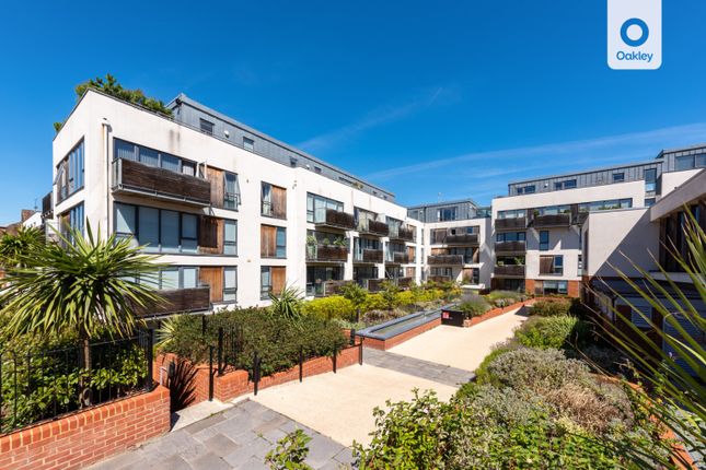 Thumbnail Flat for sale in Southdown House, Somerhill Avenue, Hove