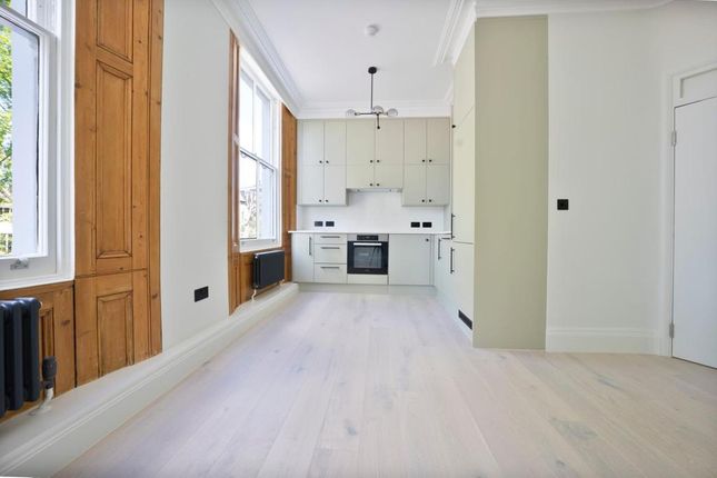 Flat to rent in Talbot Road, London