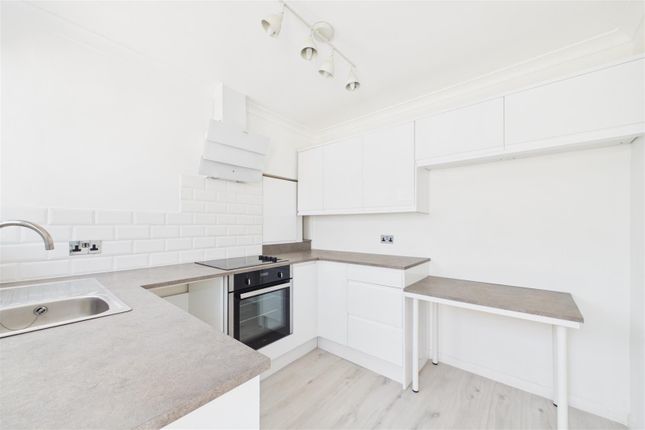 35, Oxford Drive, Bognor Regis photo 3