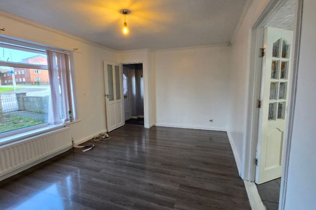 368 Denton Lane, Oldham photo 5