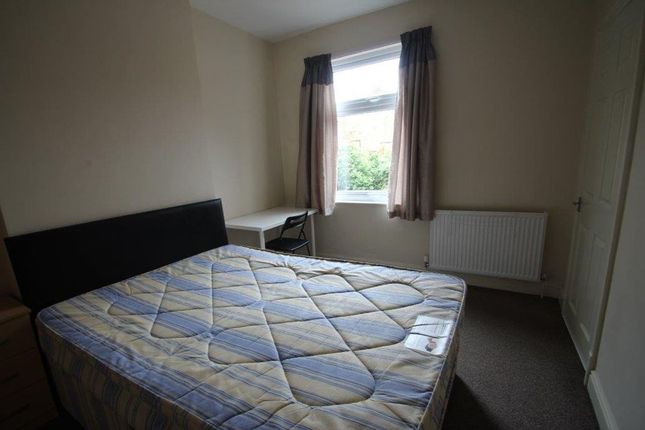 Terraced house to rent in Stuart Street, Leicester