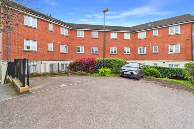 2-bed flat on 16 Skylark Road, Bridgend, £70,000