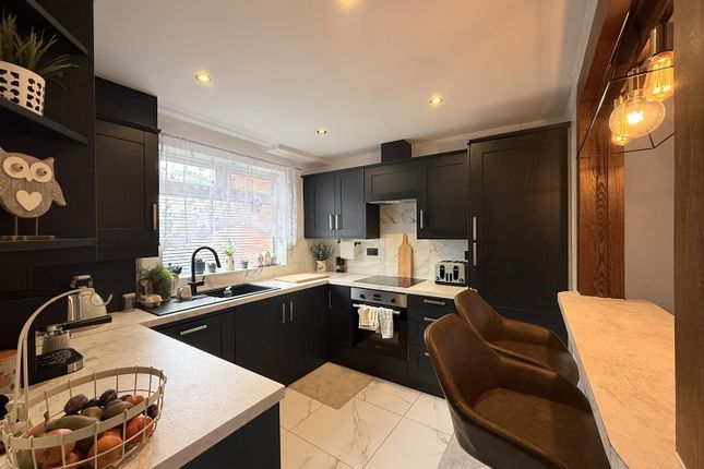 3, Woodside Street, Stalybridge photo 3
