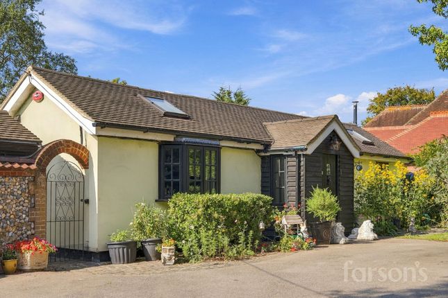 Raven Lodge Little Warley Hall Lane, Brentwood photo 4