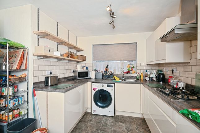 5, Brisleys Row, Rochester photo 2