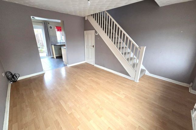31, Heol Ty Crwn, Caerphilly photo 3