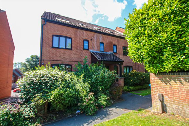 Flat for sale in Roseville Close, Norwich