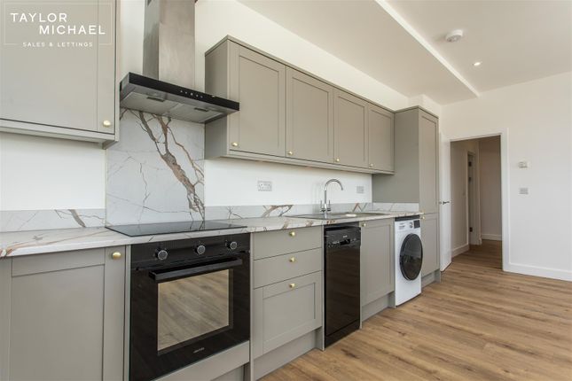Flat 15, Premium House, 1 The Esplanade, Worthing photo 3