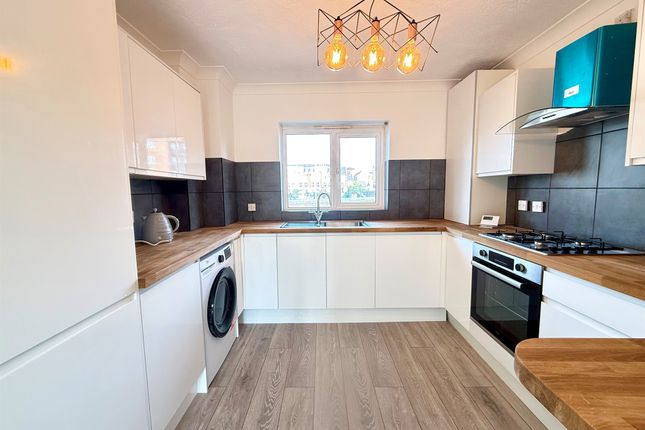 59, Santa Cruz Drive, Eastbourne photo 2