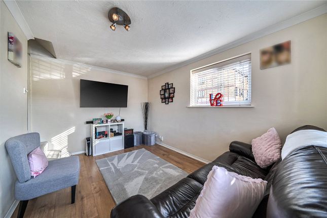 1-bed house on 17, Frankswood Avenue, West Drayton, £275,000